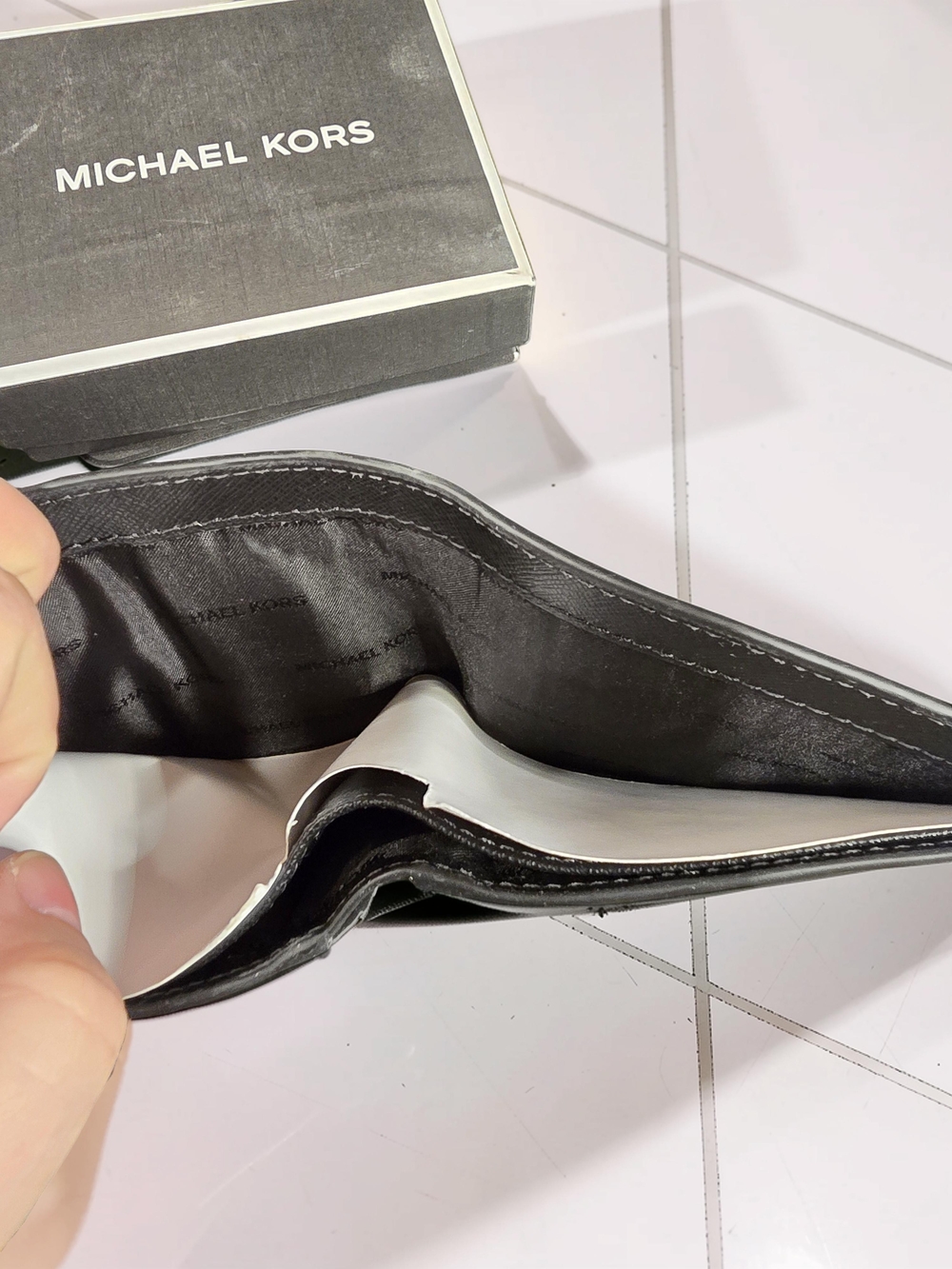 Michael Kors Men's Andy Slim Billfold Wallet Saffiano Leather NIB - Picture 7 of 9